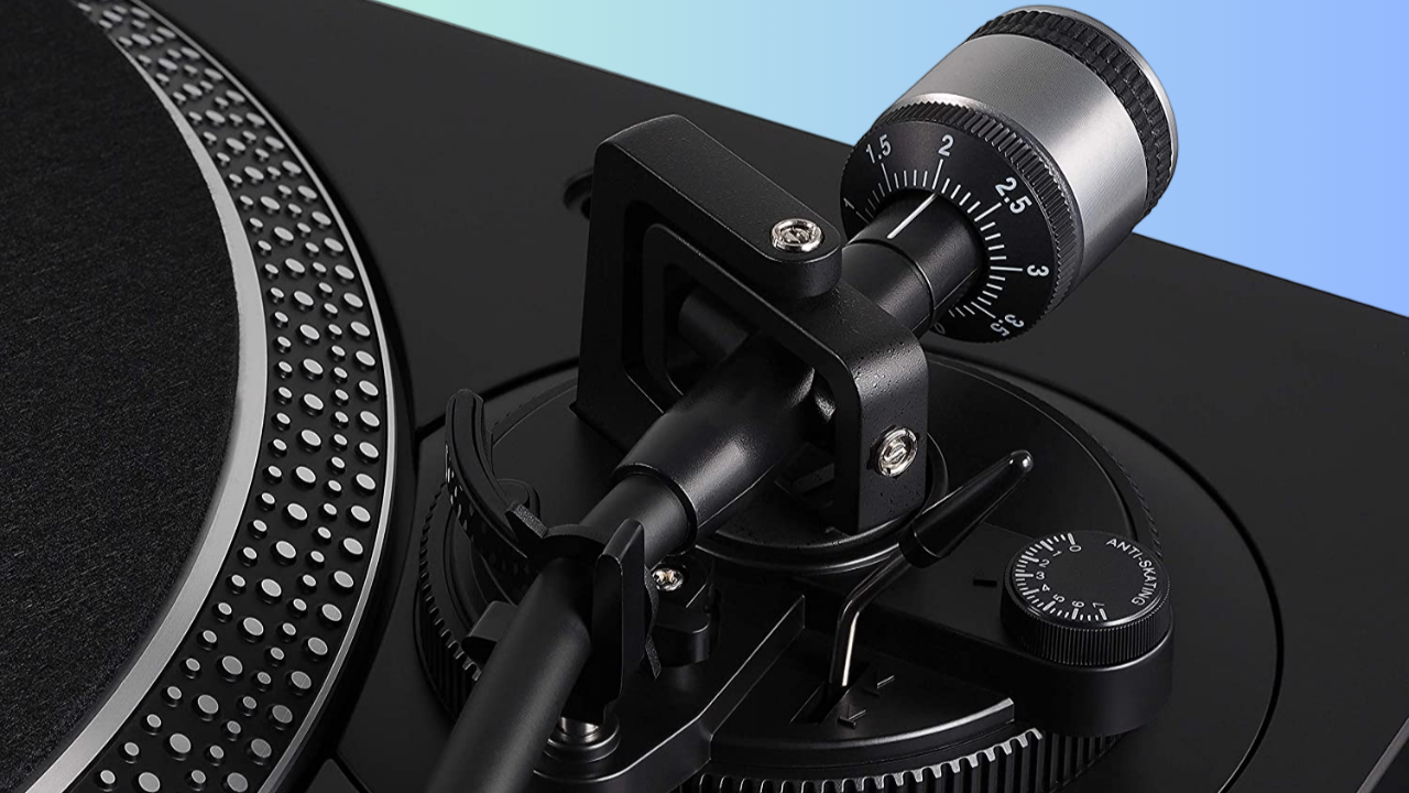 THE TOP 5 BEST TURNTABLES IN 2024: Elevate Your Sound with Record Players Mastery!